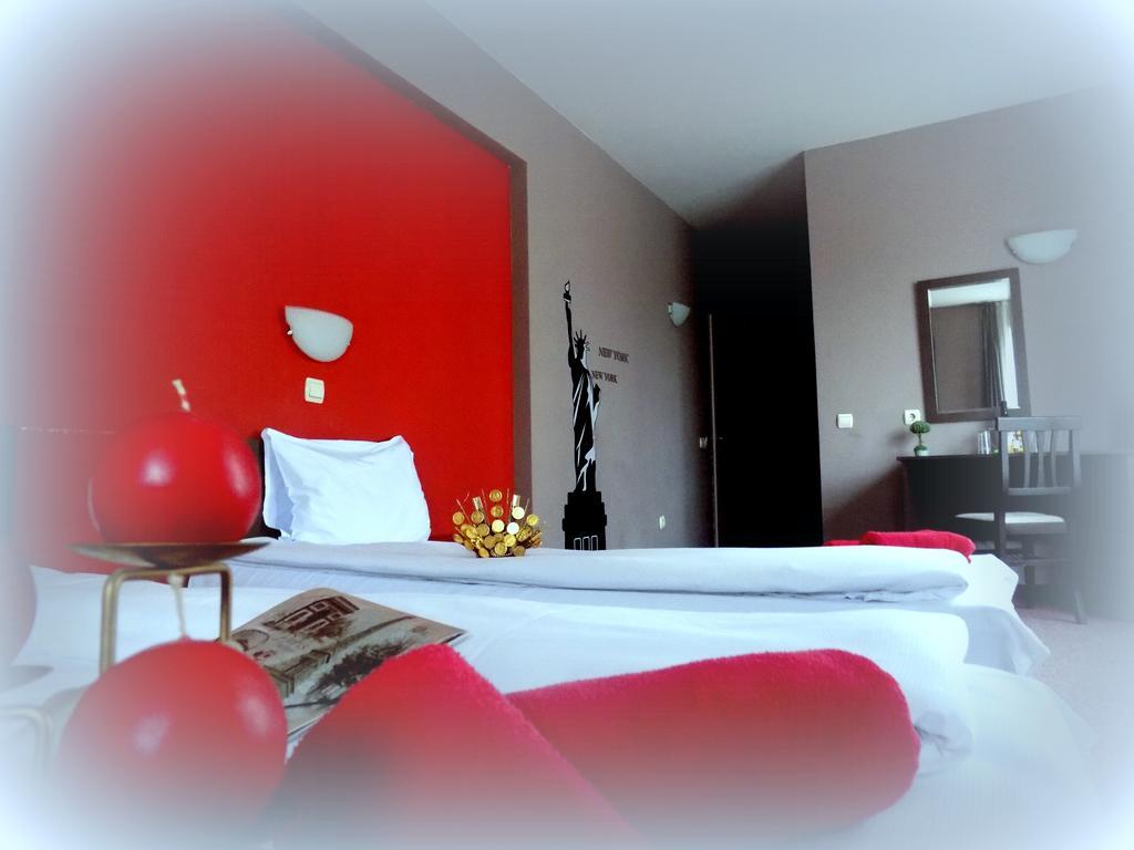 Hotel Alexander София Номер фото